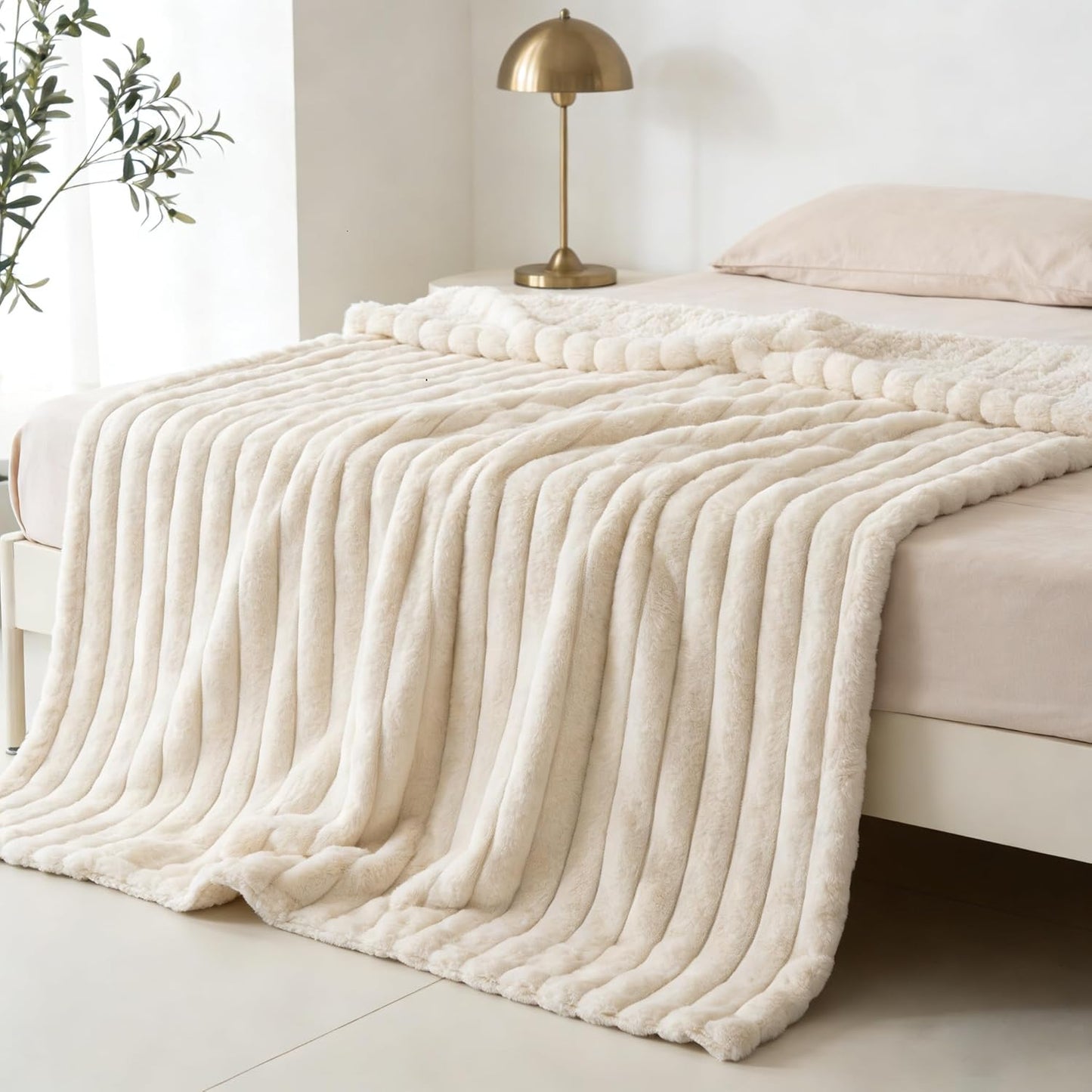 Luxury Plush Waterproof Pet Blanket